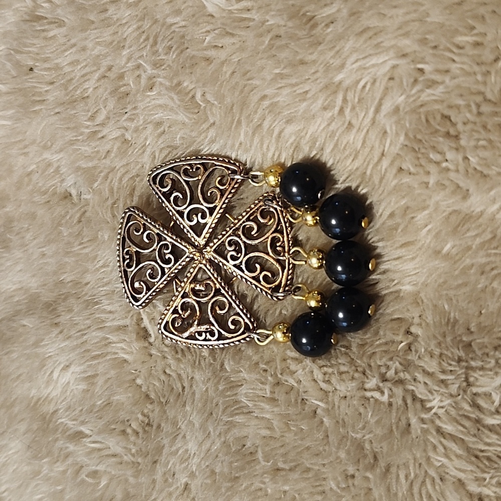 Vintage Victorian brooch